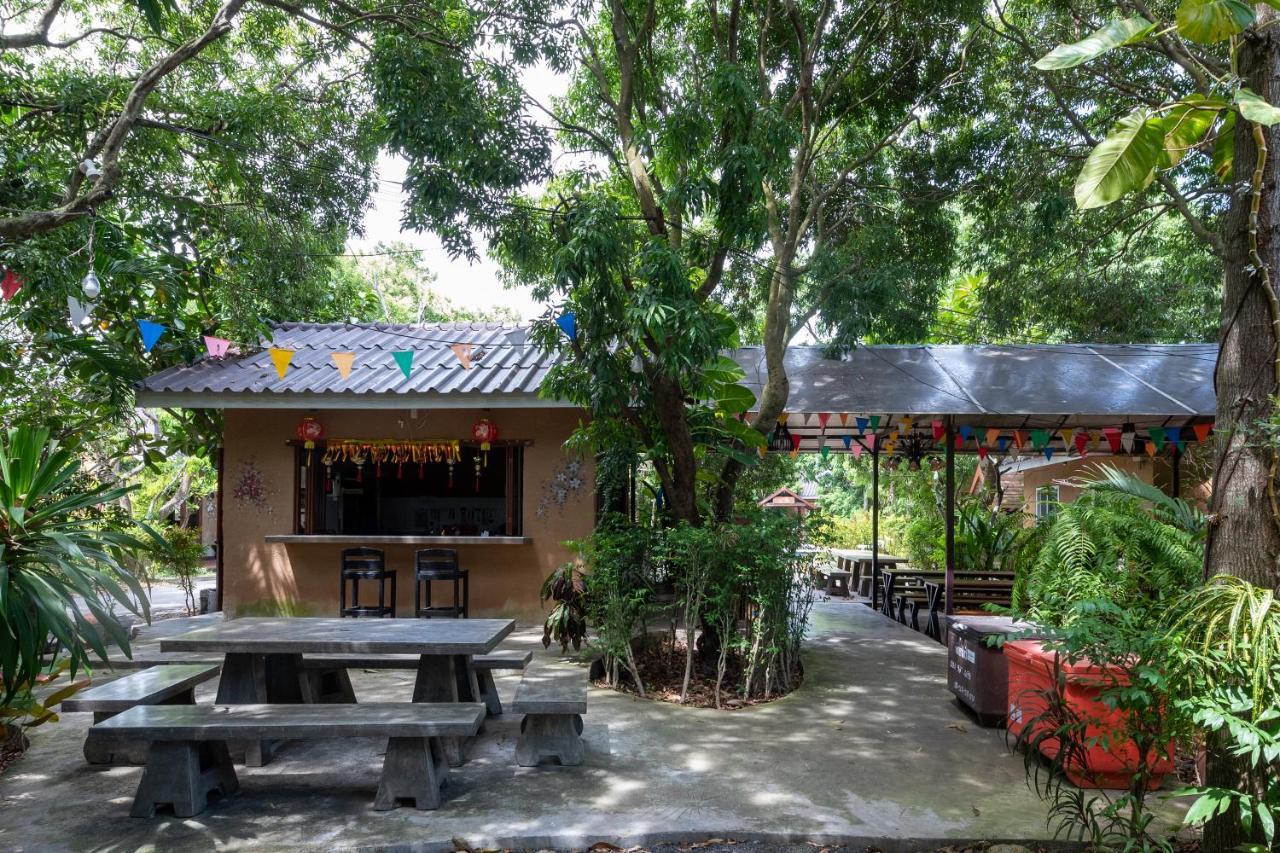 Muntra Garden Resort Sattahip Bagian luar foto